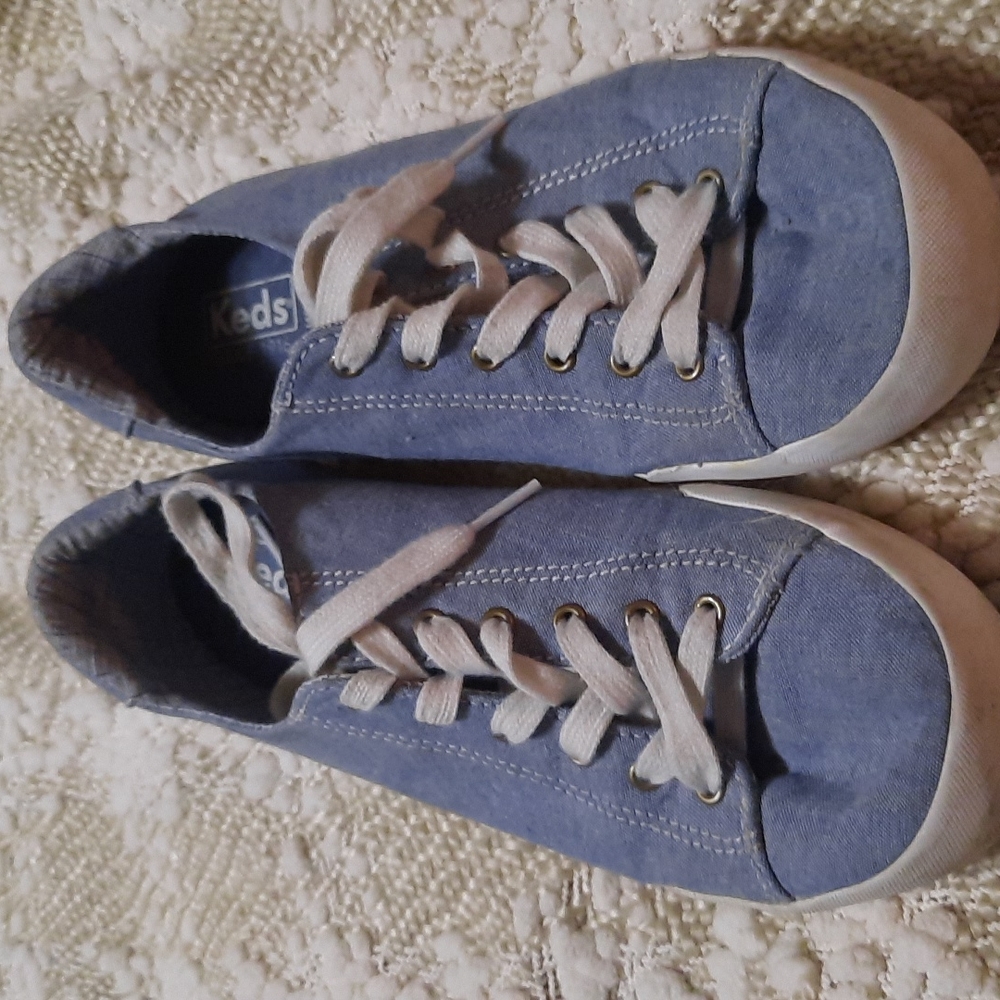 LAST CHANCEKeds Women's Blue Chambray Dream Foam lace up comfort sneakers sz.9 - Picture 1 of 7